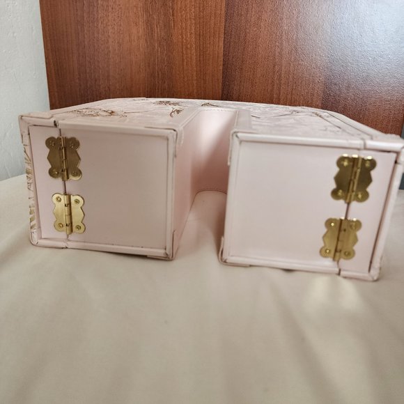 Lady M Mid - Autum Moon Festival Jewlery Box 2023 - Picture 4 of 8